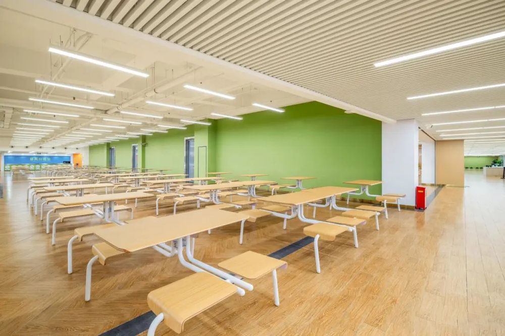 上海由由世紀(jì)廣場(chǎng)B1美食城