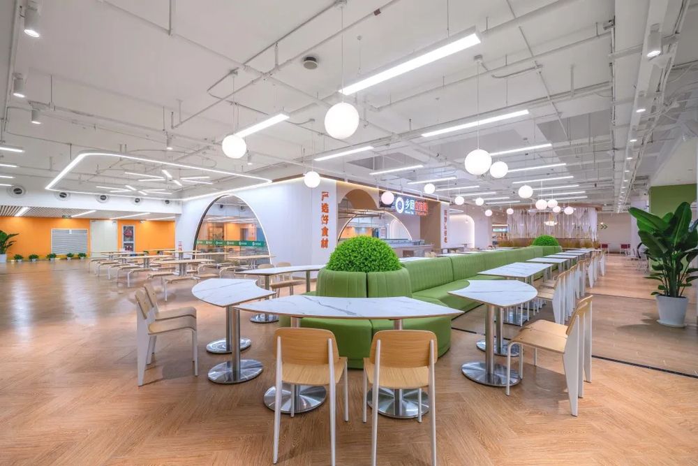 上海由由世紀(jì)廣場(chǎng)B1美食城